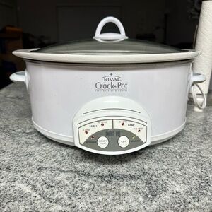 White extra large Crock Pot